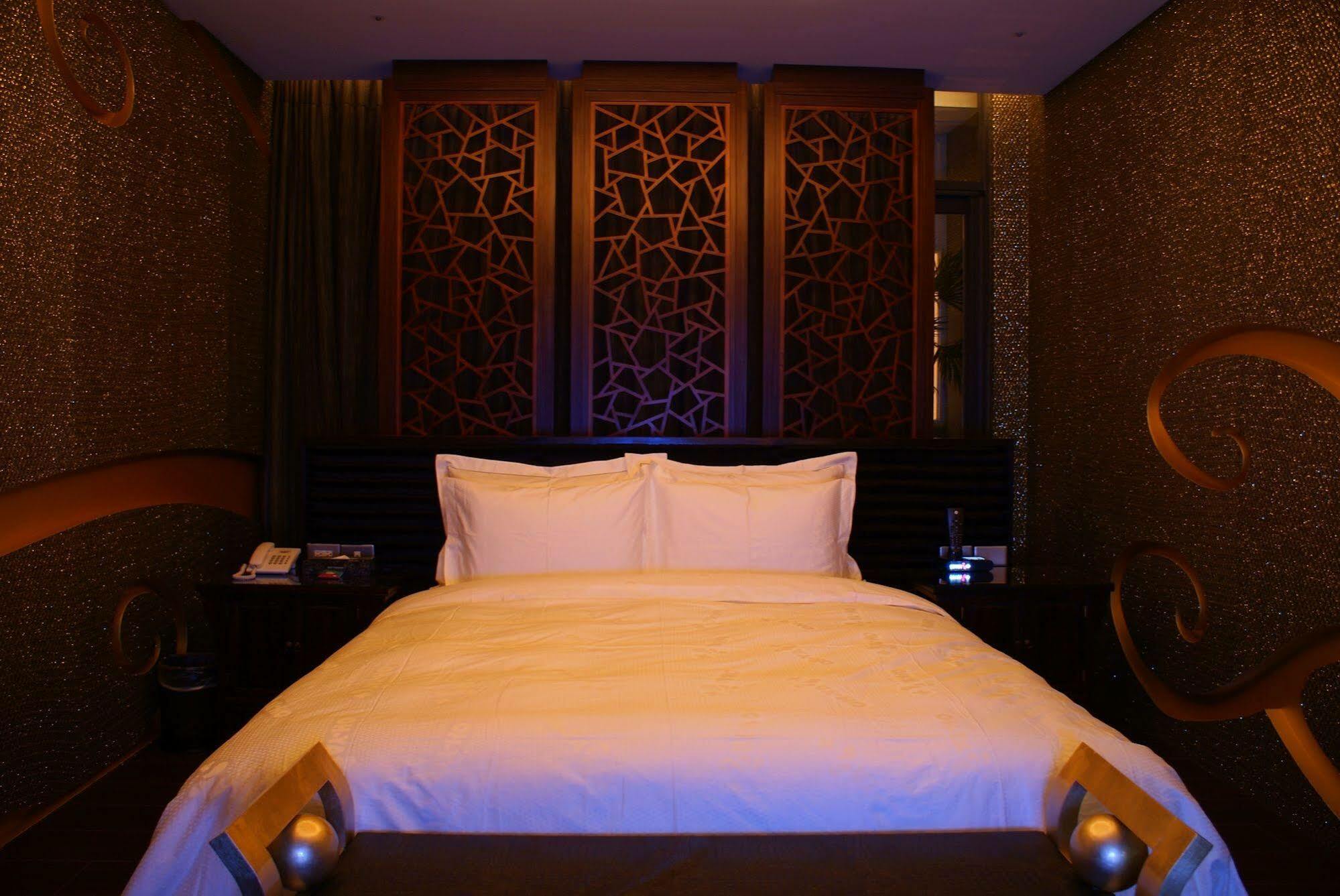 All-Ur Boutique Motel - Taichung Branch Exterior foto